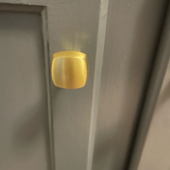 4 brushed gold knobs - Picture 2 of 2